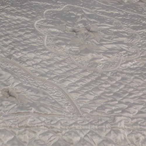 Kentia double quilt used with two cotton satin pillowcases