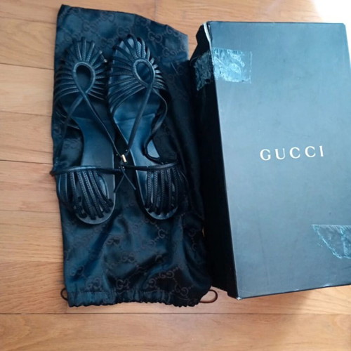 Gucci sandals size 36.5, black