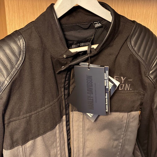 Harley-Davidson motorcycle jacket new with leather sleeves, size Large