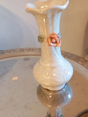 Μικρό πορσελάνινο βάζο σαν καινούργιο, vintage