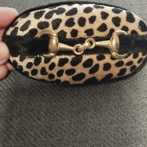 Vintage style hair barrettes animal print set of 2 with gold detail