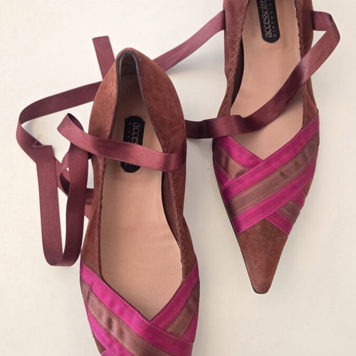 Accessoire Diffusion pointed ballet flats like new, colorful suede