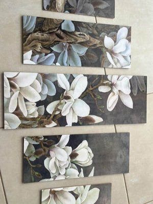 Multi-piece wall art canvas with floral design