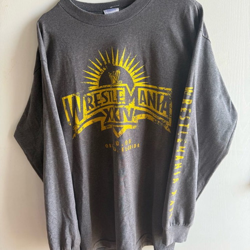 WWE WrestleMania XXIV sweatshirt like new, authentic