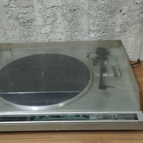 JVC L-A10 vintage belt-drive auto-return turntable