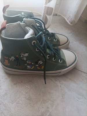 Zara kids boot used No34 with Disney Mickey Mouse design khaki
