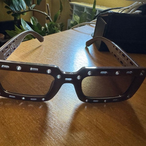 Sunglasses pack of 5 like new, various colors and brands