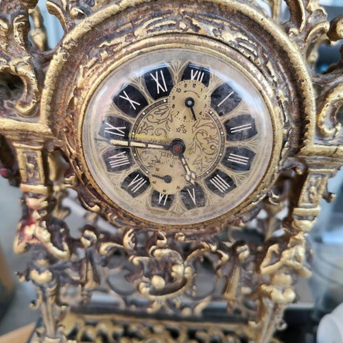Antique clock like new tabletop analog