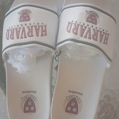 Pull and Bear Harvard University slippers new, size 40, white
