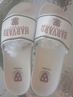 Pull and Bear Harvard University slippers new, size 40, white