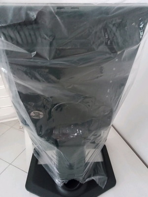 HP ZR2240W Monitor new with IPS Extreme Color and HDMI