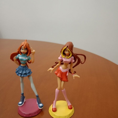 Winx Club figures Bloom and Flora like new