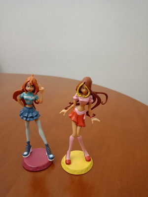 Winx Club figures Bloom and Flora like new