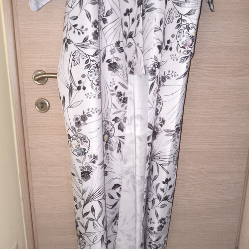 Authentic Japanese women's kimono new with tags, size M, floral design