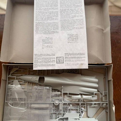 Italeri 059 Sukhoi SU-34/32 Strike Flanker 1/72 model kit