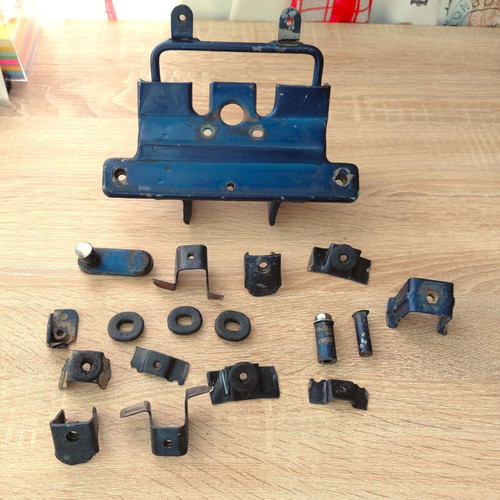 Honda Astrea Grand conversion kit with frame mounts and rubber parts