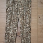 Lynne women's pants like new with elastic waist and side stripes
