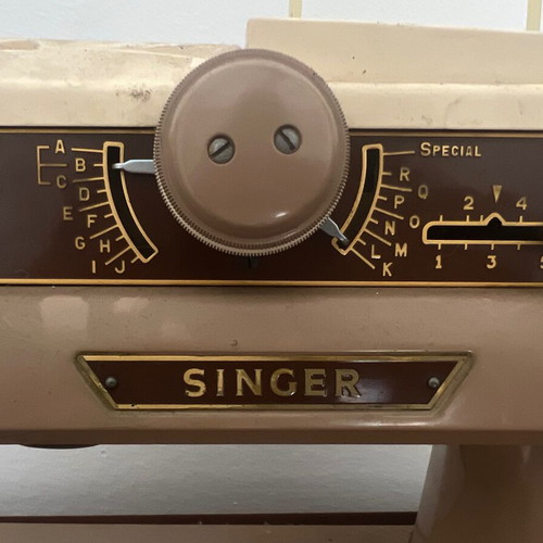 Singer sewing machine vintage used