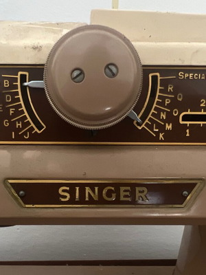 Singer sewing machine vintage used