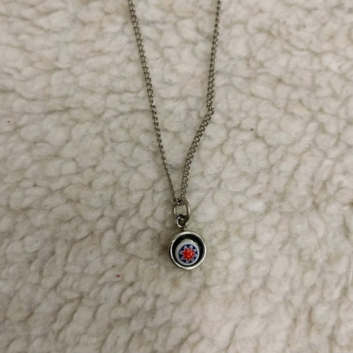 Necklace with chain new, small and discreet