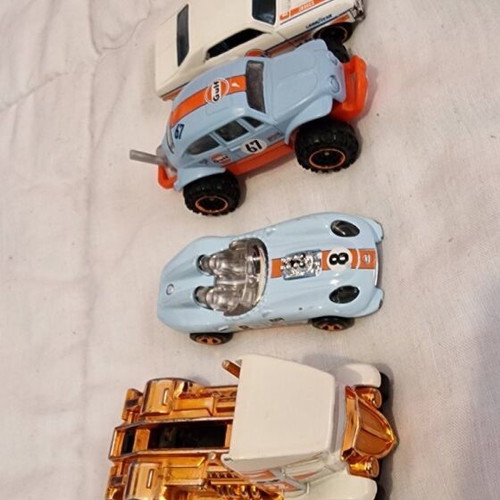 Hot Wheels toy cars like new, Gulf
