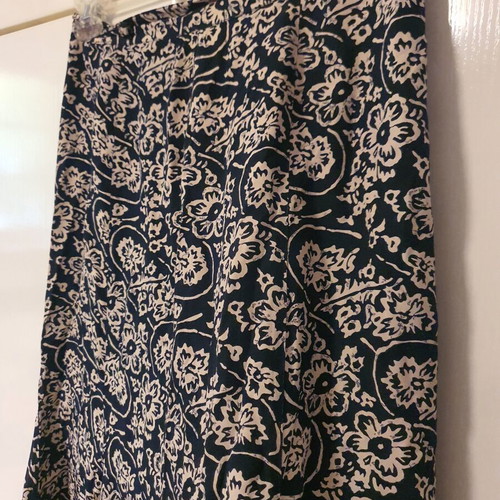 Skirt black with white patterns like new