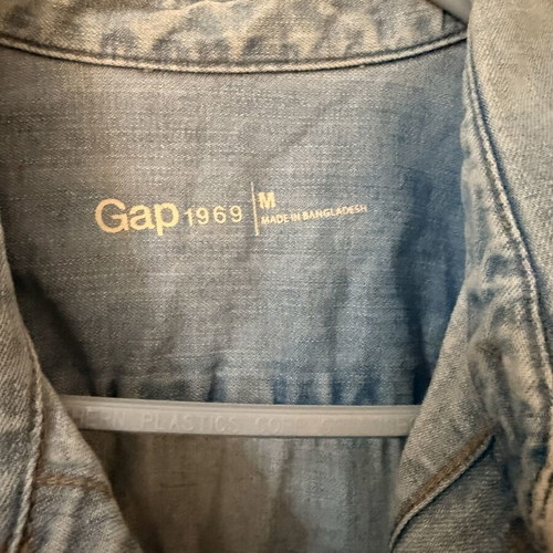Gap 1969 Denim Shirt Size M Light Blue Long Sleeve New