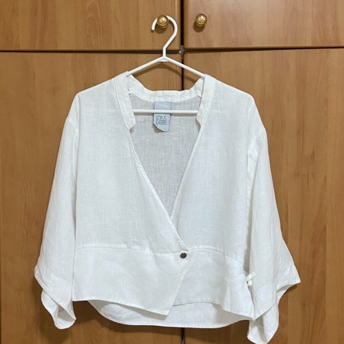 Lotus Eaters white linen shirt new, size large