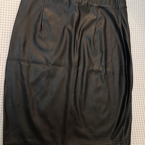 Celestino leather skirt black size M like new