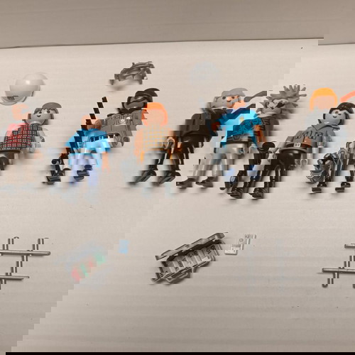 Playmobil полицаи и крадци като нови, комплект 2 срещу 3 с оборудване