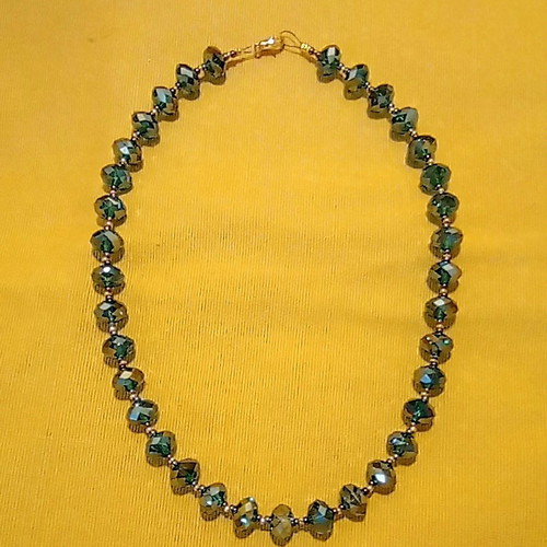 Vintage necklace 50cm with emerald faceted crystal beads like new