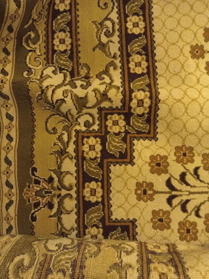 Wool rug used 310x200 in olive and beige colors