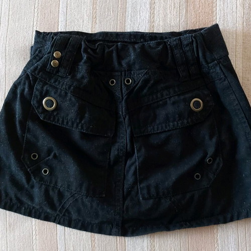 Benetton girls skirt black with Pucca design like new for ages 2-3