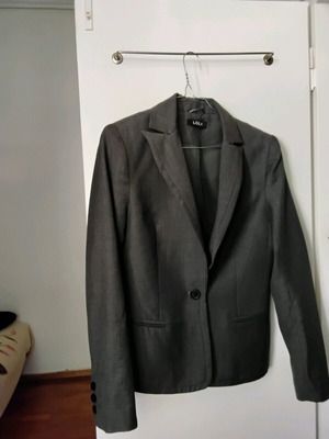 Дамски сив моливен костюм Лола като нов, размер 34