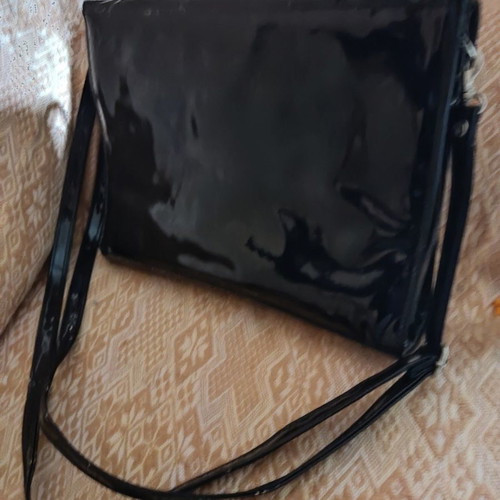 Women's leather shoulder bag used 24x30x7 cm