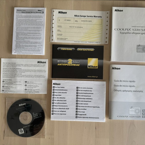 Nikon Coolpix S225 camera like new with full accessories