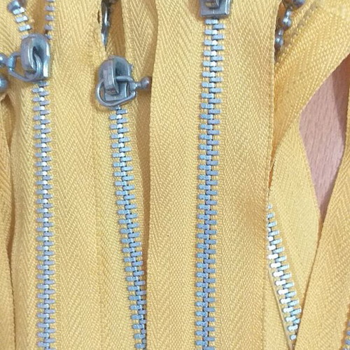 Zippers new, pack of 45, 15 centimeters, yellow
