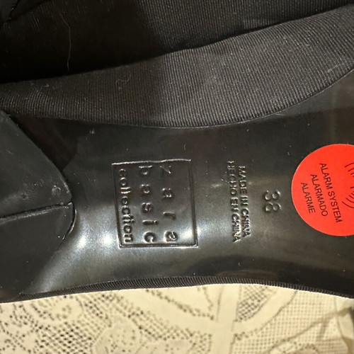 Zara women's black pumps like new