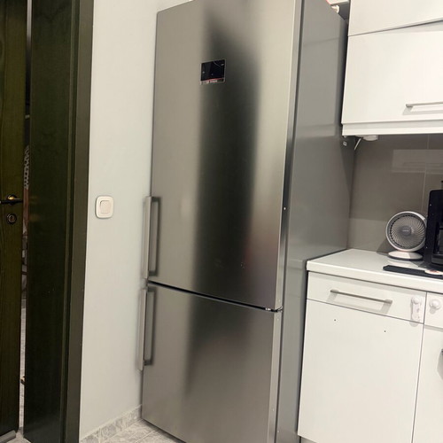 Bosch Refrigerator Freezer combo like new with No Frost and eco mode