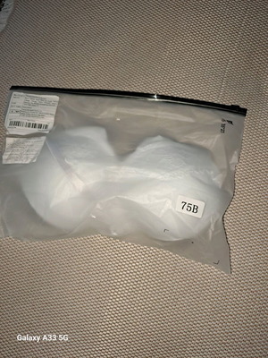 Σουτιέν 75Β Push up καινούργιο άσπρο με δαντέλα και κούμπωμα μπροστά