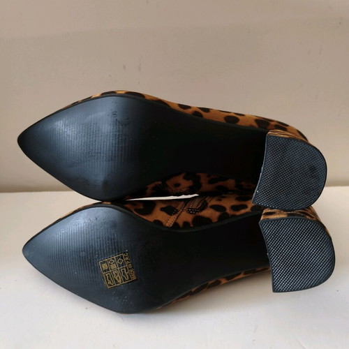 Μποτάκια μυτερά animal print καινούργια, μέγεθος 41