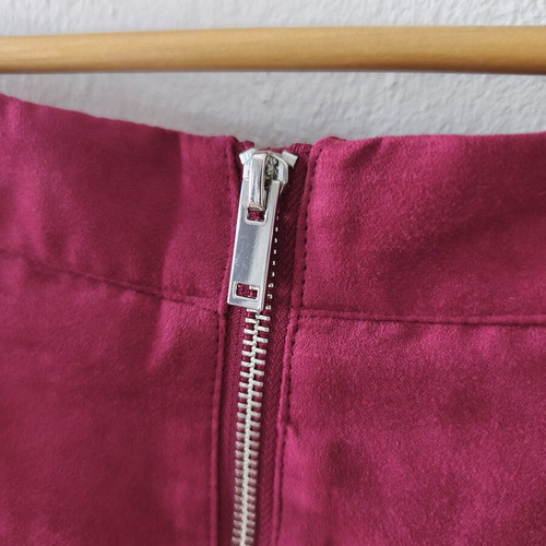 H&M Divided Burgundy Suede Mini Skirt Size 40 like new