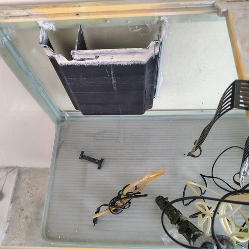 Aquarium 100lt used with accessories
