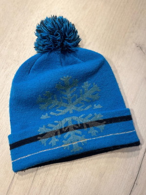 Blue hat with snowflake used, size S/M