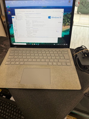 Microsoft Surface 2 1769 οθόνη αφής 13,5 ιντσών σαν καινούργιο με θήκη και φορτιστή