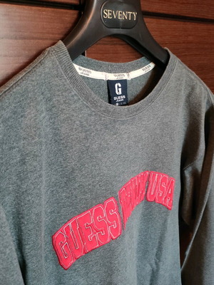 Μπλούζα Guess γκρι μεγέθους M μεταχειρισμένη