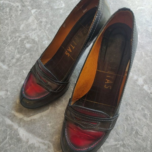Hispanitas leather pumps like new, size 39, green and red