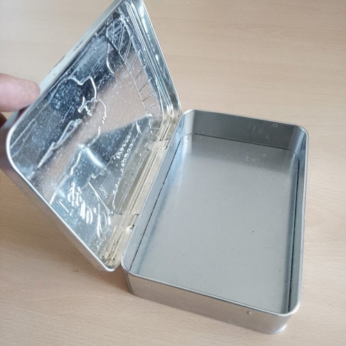Collectible metal box like new 12.5x19x4 cm