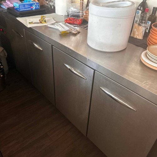 Refrigerated Workbench like new, dimensions 2.32x0.85x0.71 m
