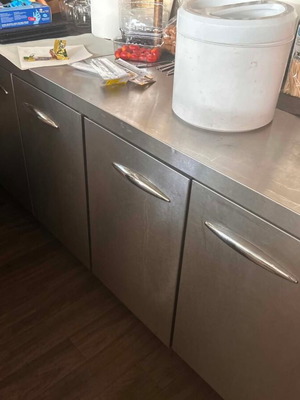 Refrigerated Workbench like new, dimensions 2.32x0.85x0.71 m
